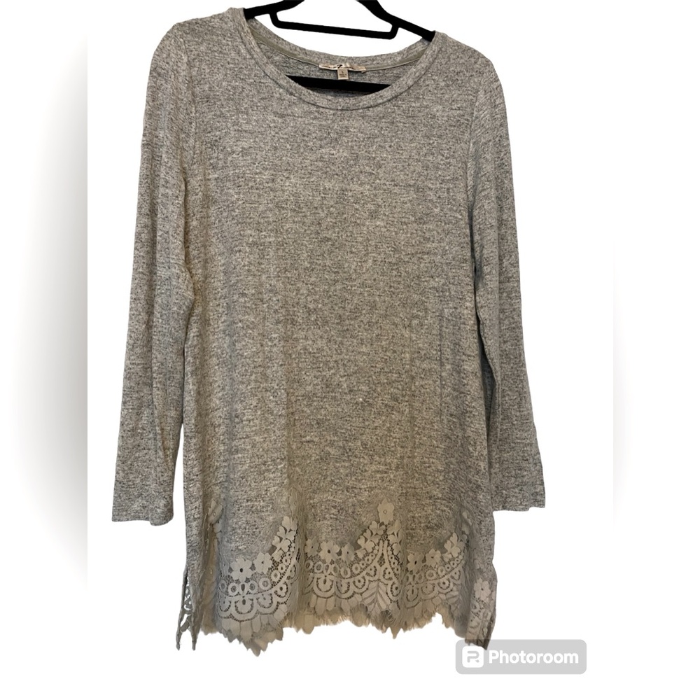 Super soft and cozy grey lightweight tunic sweater size small.
